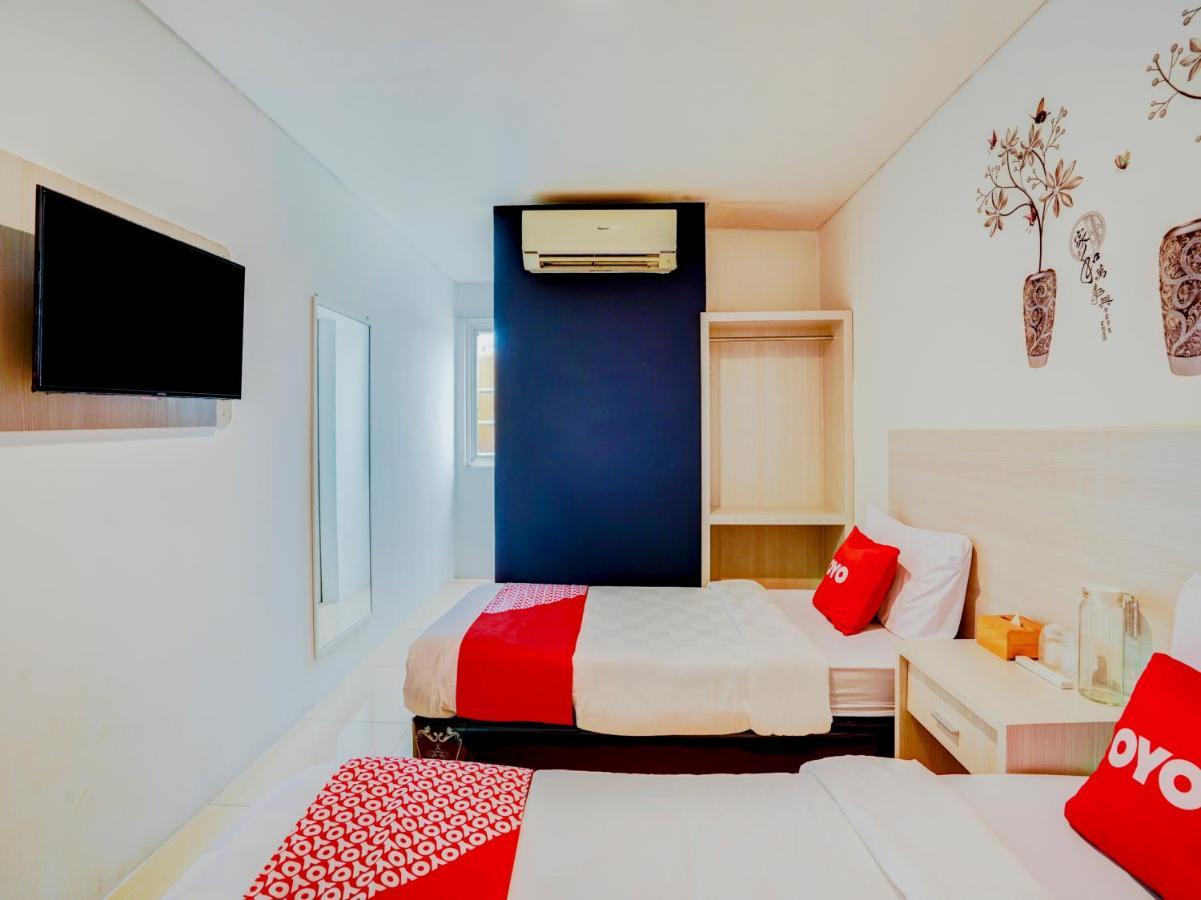 Lg Hotel Jember Exterior photo